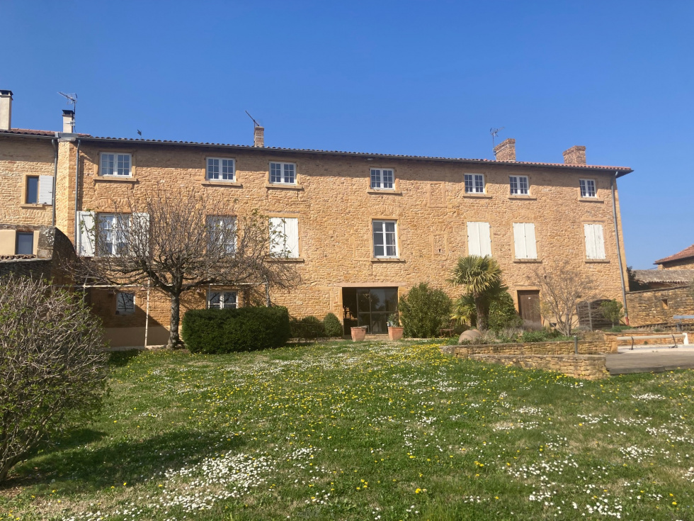 Vente IDEAL MAISON DE FAMILLE TYPE BEAUJOLAISE EN PIERRES DOREES AVEC